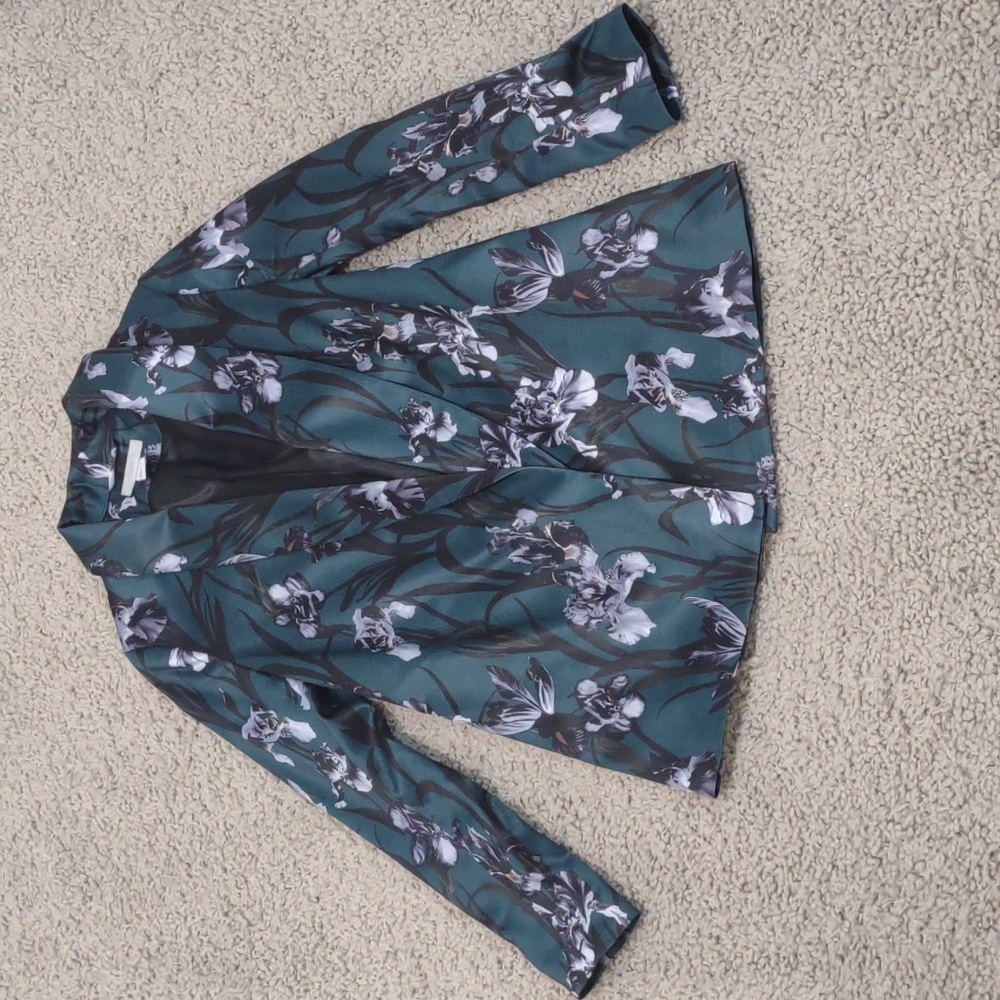 Women's blazer with floral pattern